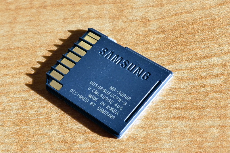 wood - material, close-up, device, equipment, macro, flash, still life, electronic, connect, data, drive, 3, gb, external, shape, 5K, card, extender, black color