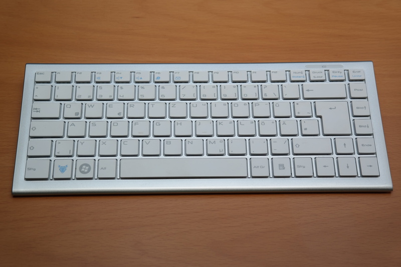 5K, input, computer network, hardware, internet, keyboard, font, no people, computer key, computer part, write, calculator, wireless technology, peripheral device