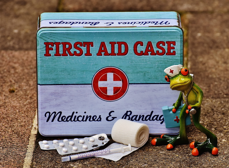 cute, metal, outdoors, color, first, first aid, aid, medicine chest, close-up, illustration, emergency, sheet, message, non-western script, capital letter