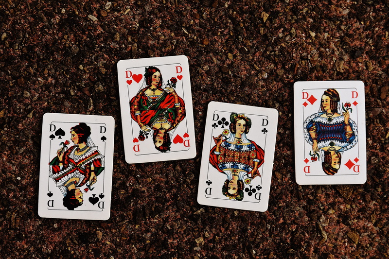 playing cards, representation, cross, surface, arts culture and entertainment, leisure games, win, skat, lady, 5K, heart, nature, d, cards, play, high angle view