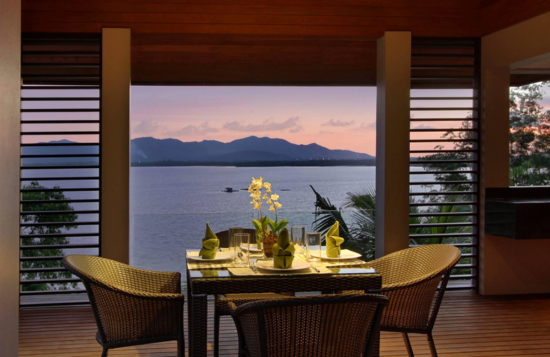 view, brown, table, dining, island, evenin, 2K, room, suite, ocean, sunset, wooden, table-for-two, chair, tahiti, romantic, resort, hotel, beautiful, dine