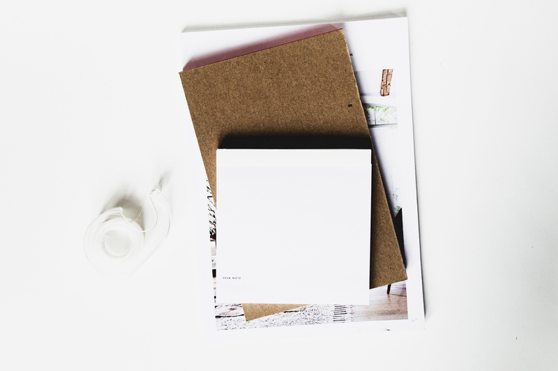 frame, notepad, communication, desk, tape, home office, blog image, copy space, paper, white, corkboard, minimal office, blank, message, cardboard box