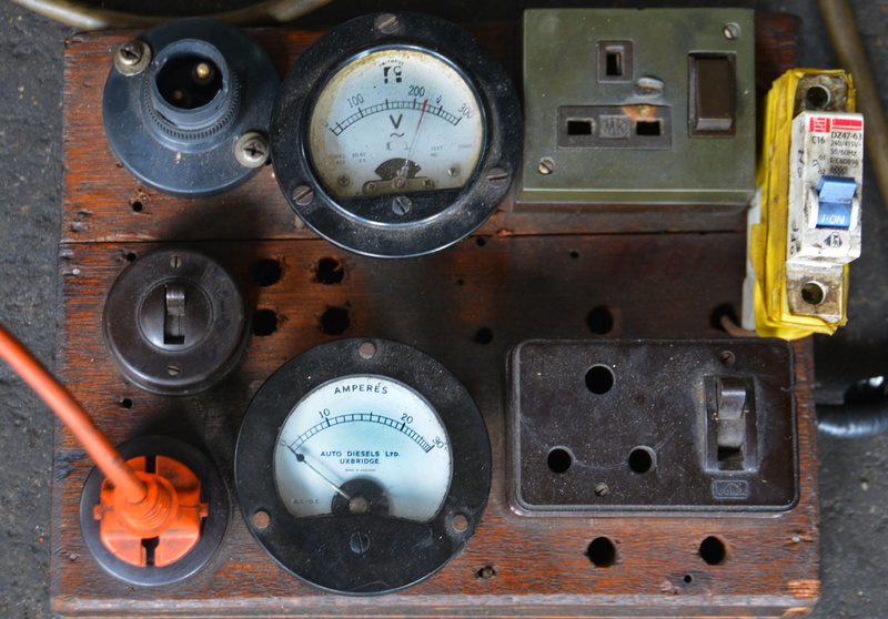 complexity, nobody, 4K, gauge, old, switch, power, machinery, meter, technology, industry, system, dials, metal, indicator, electrical, factory, design