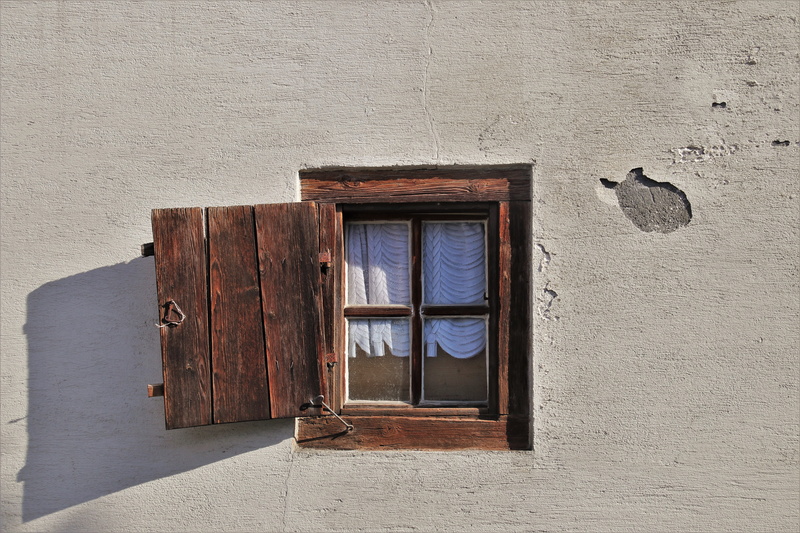 monument, window, the structure of the, material, old plaster, 5K, building, no people, architecture, antique, figure, apartment, facade, security, building exterior