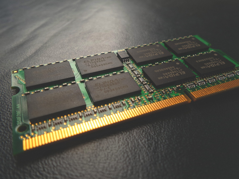 electrical equipment, gold, hardware, selective focus, computer keyboard, カード, electronic chip, industry, sodimm, random, technology, computer chip, table