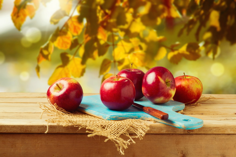 Knife, 5K, Apples, Chopping board, 5K