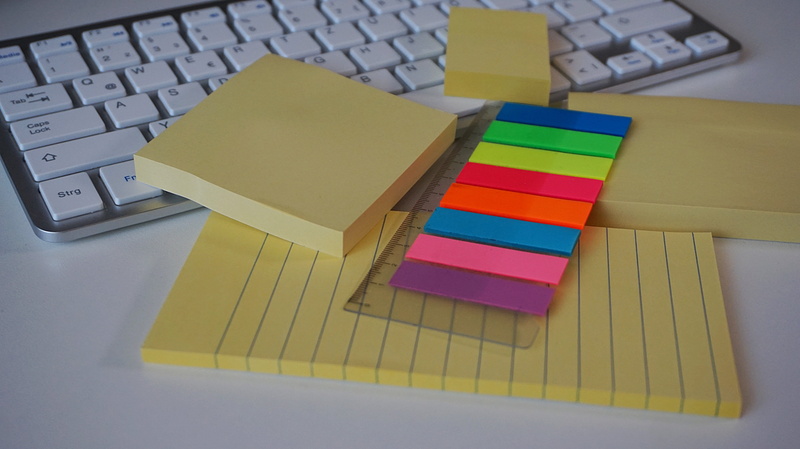 note - message, 5K, note, close-up, office, computer equipment, communication, computer keyboard, stack, Adhesive, yellow, reminder, table, indoors, computer
