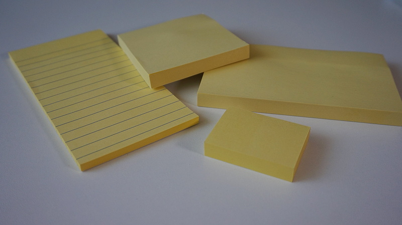 postit, reminder, gray, no people, white background, business, indoors, group, sticky notes, group of objects, studio shot, high angle view, adhesive note