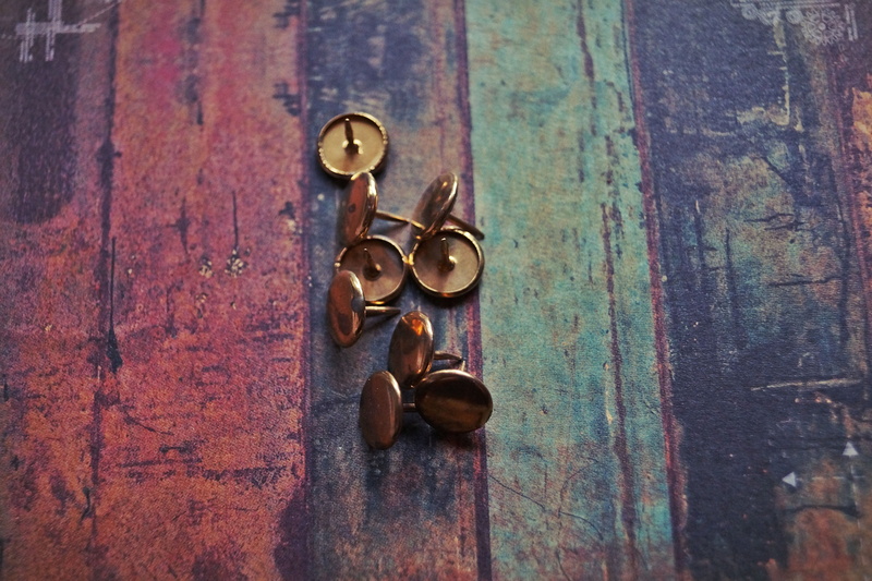 no people, protection, keyhole, office, wood - material, textured, closed, indoors, Pin, architecture, Tacks, tiller, security, stationery, old, reissnadeln
