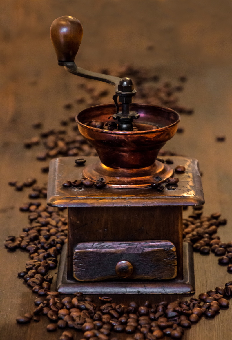 close-up, selective focus, coffee mugs, caffeine, roasted, coffee - Drink, grinder, shallow, aroma, still life, bean, wood - material, antique, coffee beans