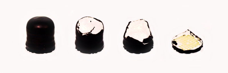 negerkuesse, 1080P, shadow, kiss must, krembo, shoe, delicacy, black color, nibble, chocolate marshmallow, still life, choice, food, smore, copy space