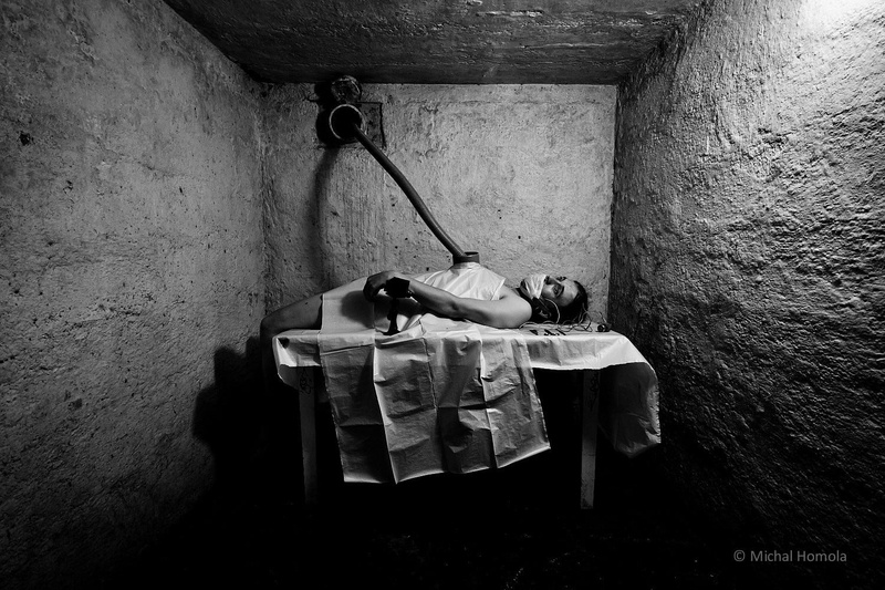 photo, architecture, men, real people, indoors, rear view, childhood, domestic room, 720P, grayscale, built structure, child, day, lifestyles, lying, 500px
