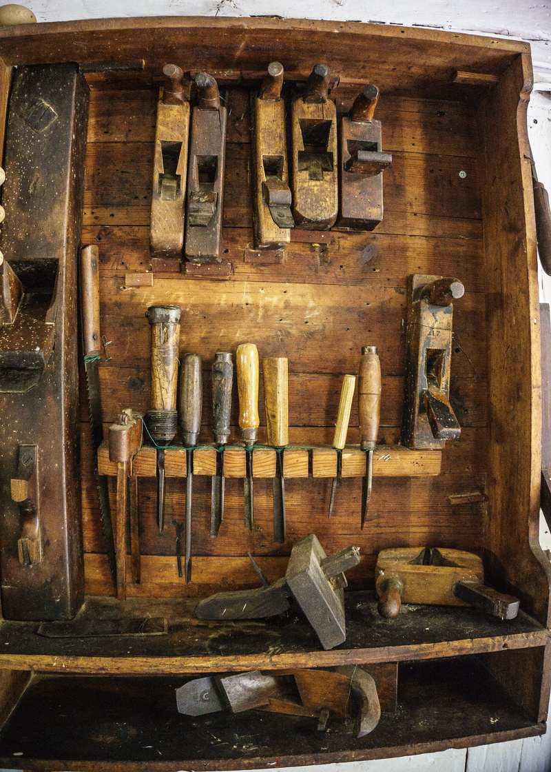 5K, large group of objects, still life, indoors, wood - material, art and craft, antique, workshop, chisels, work tool, planer, wood, woodworking, equipment