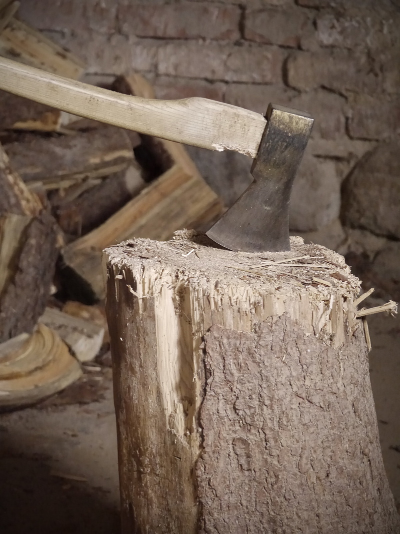 dangerous, bark, cut, hack stock, 4K, ax, no people, firewood, wood chop, cutting, handle, block, woodworks, equipment, focus on foreground, work tool