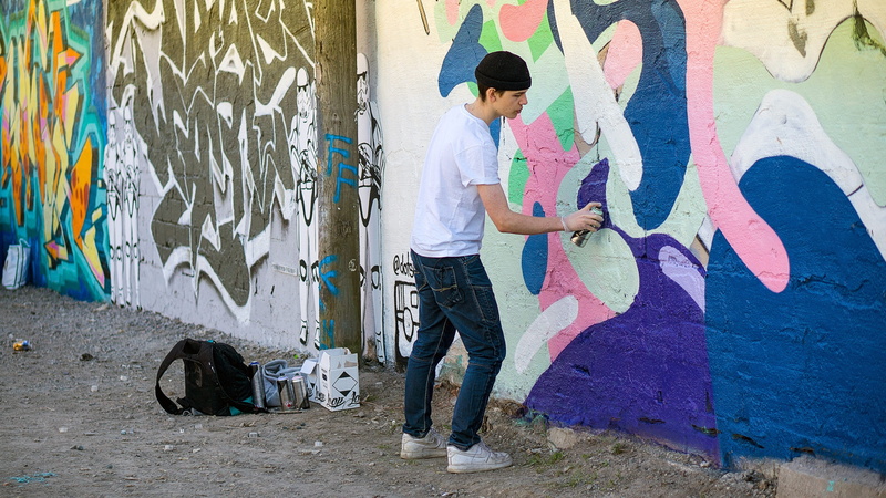 wall, multi colored, grunge, jeans, standing, man, Graffiti, male, create, t-shirt, adolescence, creative, teenage boys, artist, guy, outdoors, color, art and craft