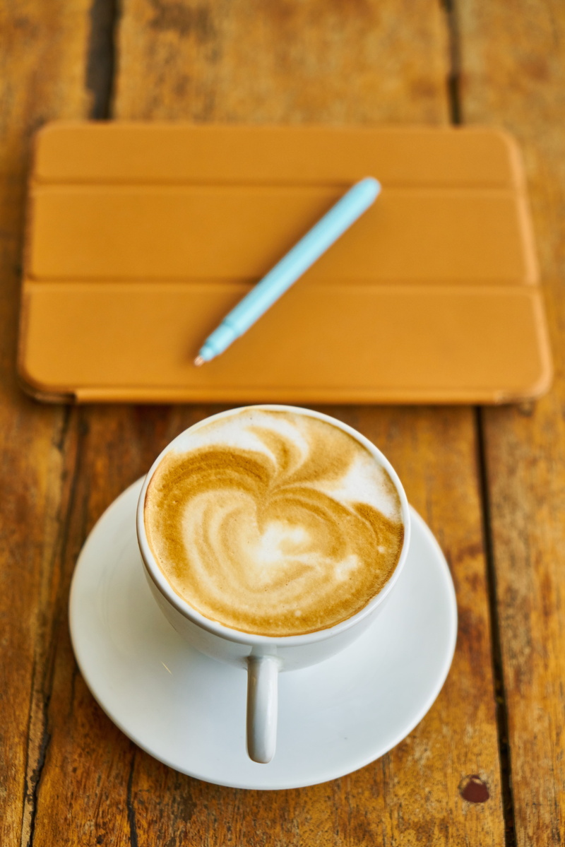 course, 5K,, wood - material, wood, cup, cafe, close-up, morning, crockery, notebook, drink, wood-fibre boards, coffee, froth art, work