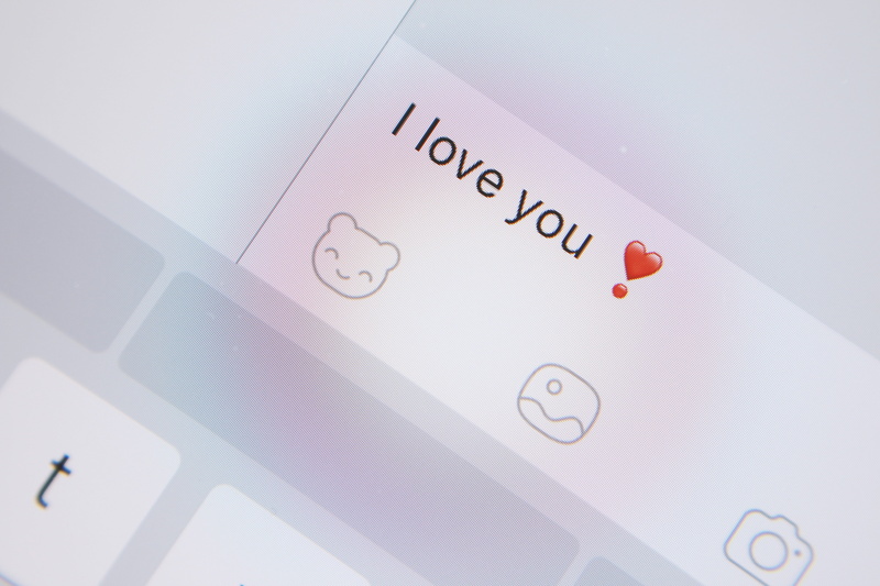 love, no people, white color, indoors, detail, single object, 5K, screen, studio shot, communication, s, education, tablet, human representation, text