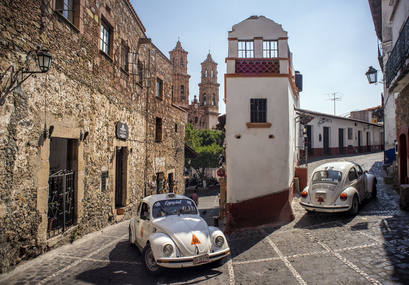 motor vehicle, window, architecture, building, built structure, sky, nature, day, mexico, vw bug, city, outdoors, land vehicle, no people, street, vocho
