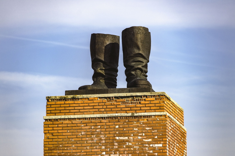 outdoors, 5K, sky, nature, park, sculpture, the past, human representation, boots, hungary, representation, no people, built structure, day, old, museum