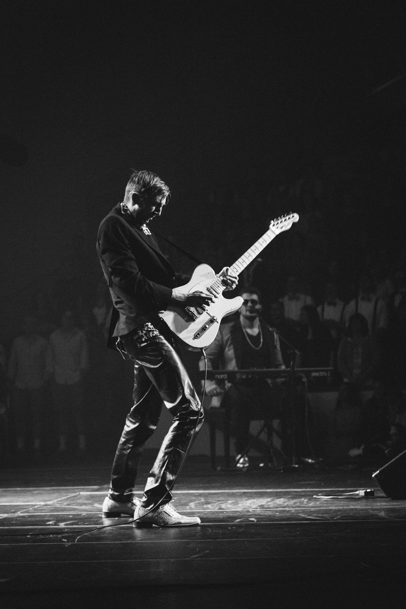 motion, rock Music, photography, dancing, men, musical Instrument, only men, black And White, holding, stage - Performance Space, guitarist, guitar player