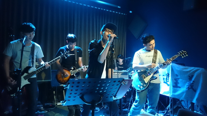 people, young men, standing, performing Arts Event, bar, popular Music Concert, performer, live concert, singer, performance group, drummer, band, orchestra