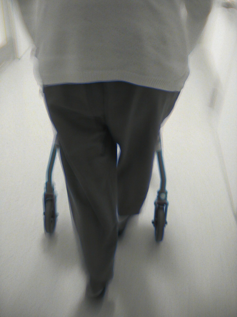 low section, nationals, pants, care costs, one person, alzheimers, 2K, indoors, human, women, old, old peoples home, body part, age, dependent, care, civilian service