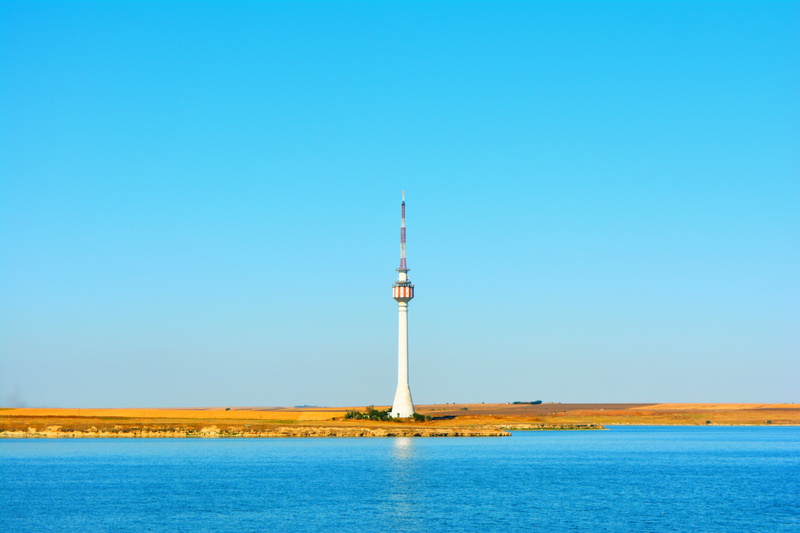 great, spire, seaside, sky, lighthouse, building, no people, guidance, 5K, constant, building exterior, far, travel destinations, clear sky, lake, travel