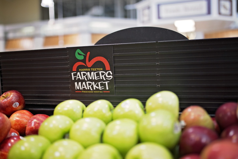 nutrition, variation, juicy, wellbeing, vegetable, market, day, food and drink, no people, selective focus, apple - fruit, farmers markket, tomato, apple