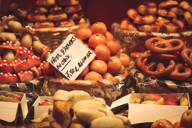variation, snack, food, bakery, market, grocery store, retail, french loaf, market stall, sale, 5K, chocolate, price tag, dessert, shop, bun, orange, wellbeing