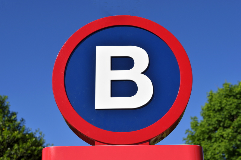 blue, low angle view, Symbol, Letter B, geometric shape, road sign, information, typographic, day, transportation, alphabet, text, Sign, font, icon, communication