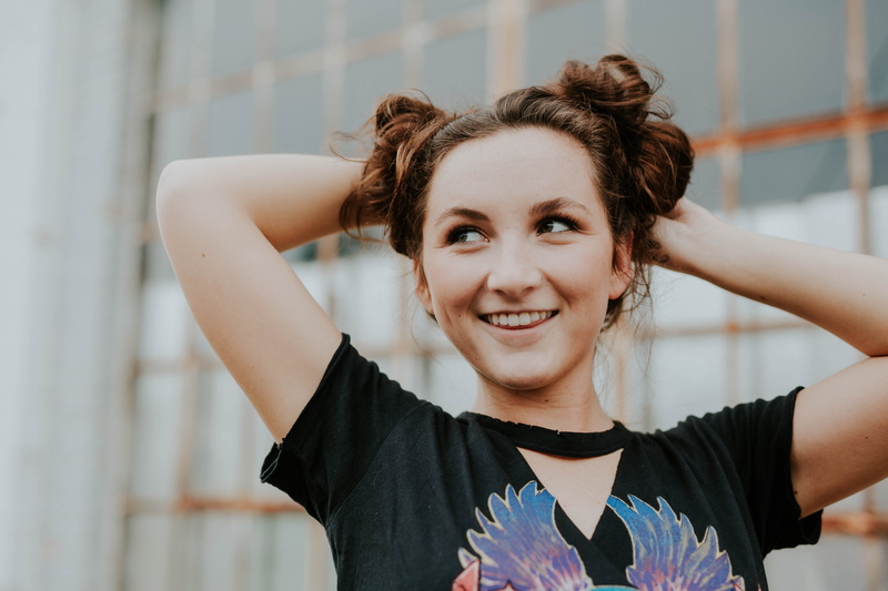 smiling, women, woman, looking At Camera, lifestyles, females, one Woman Only, beautiful, human arm, one Person, caucasian Ethnicity, photography, only women