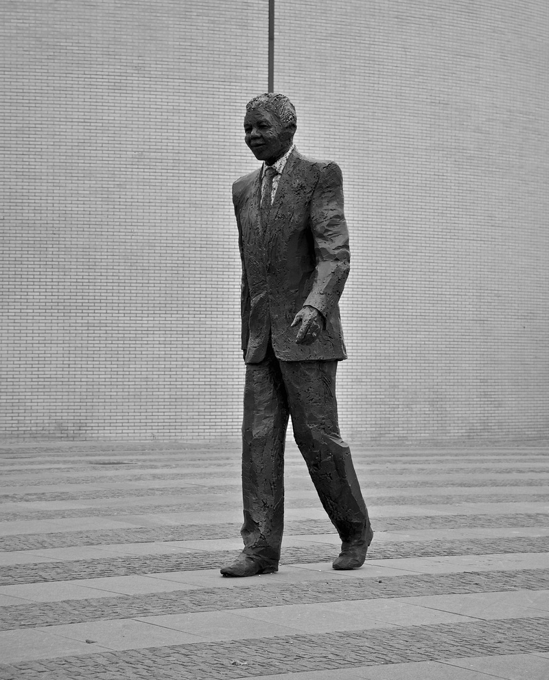 contemplation, standing, johannesburg, real people, young adult, full length, building exterior, mature men, lifestyles, leisure activity, males, one person