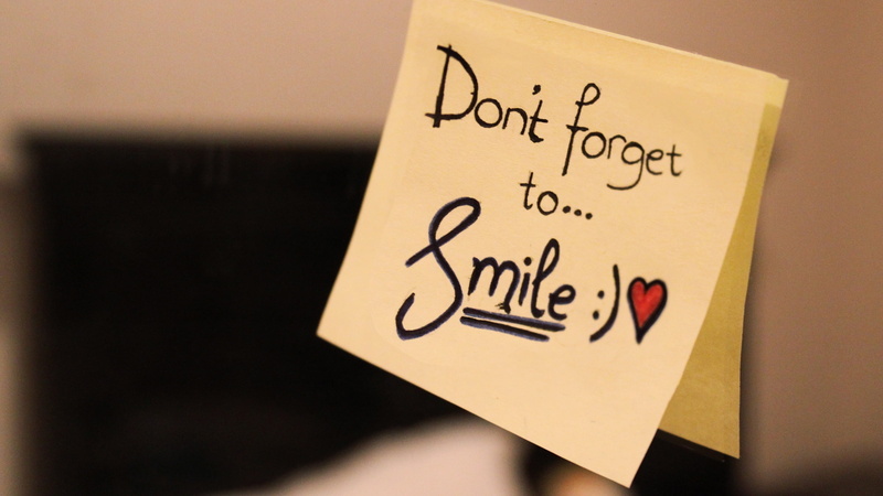 indoors, valentines day - holiday, close-up, reminder, comments, emotion, msg, love, handwriting, note, studio shot, heart shape, adhesive note, western script