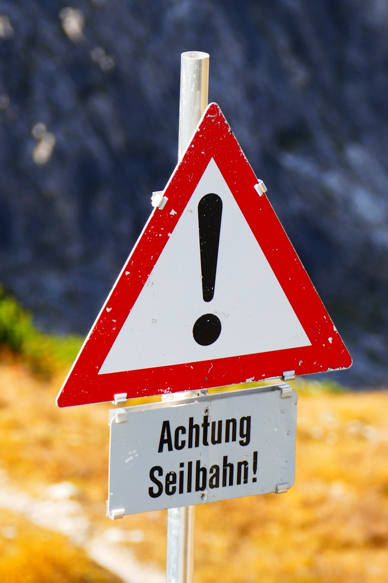 warning, warnschild, day, information boards, shape, information, 5K, communication, road sign, close-up, outdoors, winter, cable car, triangle shape