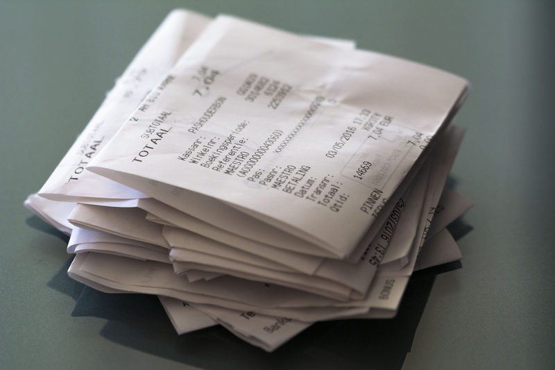 paper, education, stack, messages, spend money, studio shot, supermarket, western script, pay, selective focus, communication, euro, document, shopping