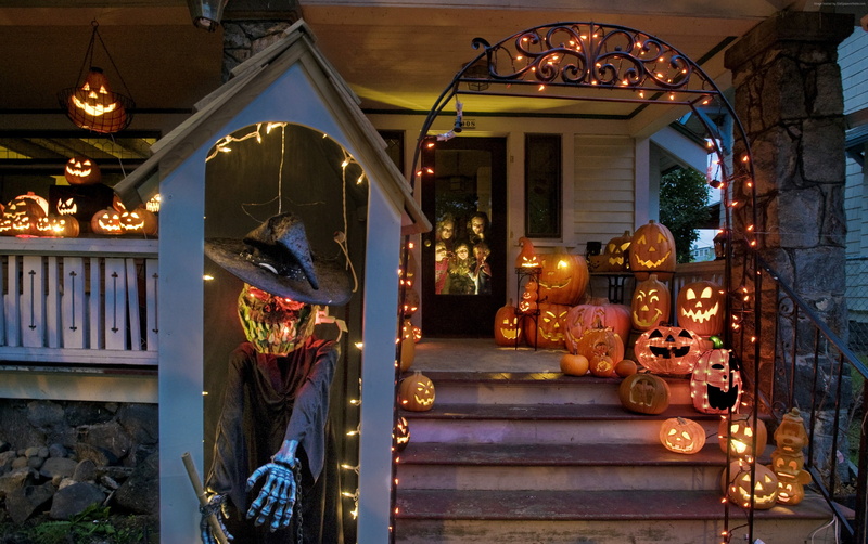 All Hallows Eve, All Saints Eve, Halloween, yellow, porch, 4K, fear, pumpkin, lights, cap, decoration, house