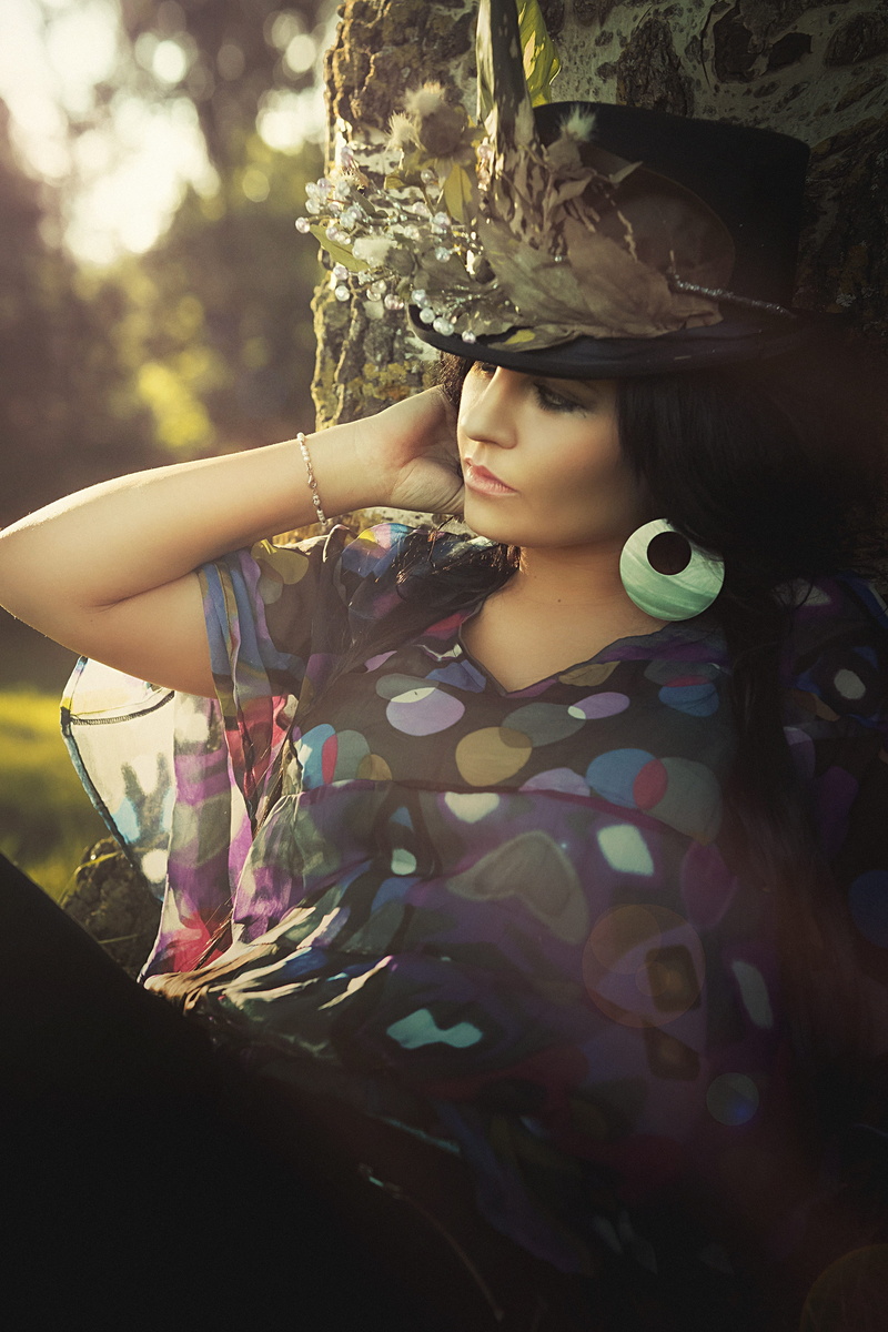 portrait, hair styling, schönheitsköniging, smile, child, fantasy, childhood, joy, hair, cute, lifestyles, hat, wellness, v, one woman only, relaxation