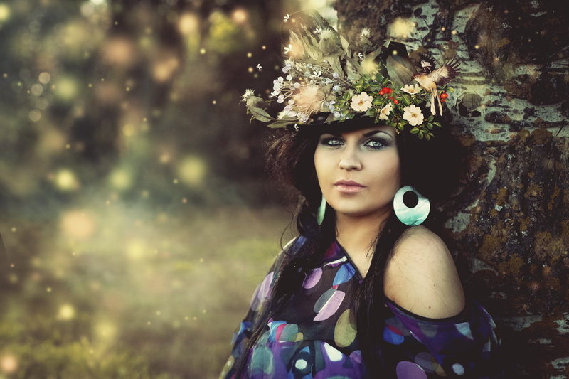 women, leaning, young Adult, 5K, hair, flowering plant, adult, cosmetics, hairstyle, girl, feeling, eye shadow, joy, laurel wreath, people, plant, human Face
