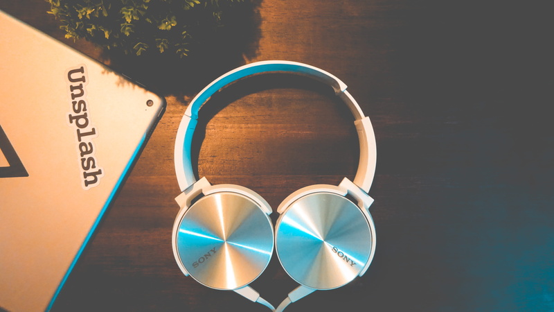 music, technology, unsplash, blue, travel, close-up, headphones, love, emotion, western script, positive emotion, fashion, art and craft, 4K, circle, design