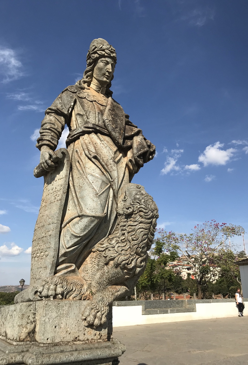 the past, low angle view, history, praça do santuário, prophet, cloud - sky, male likeness, congonhas, representation, 4K, art and craft, sculpture, biblical