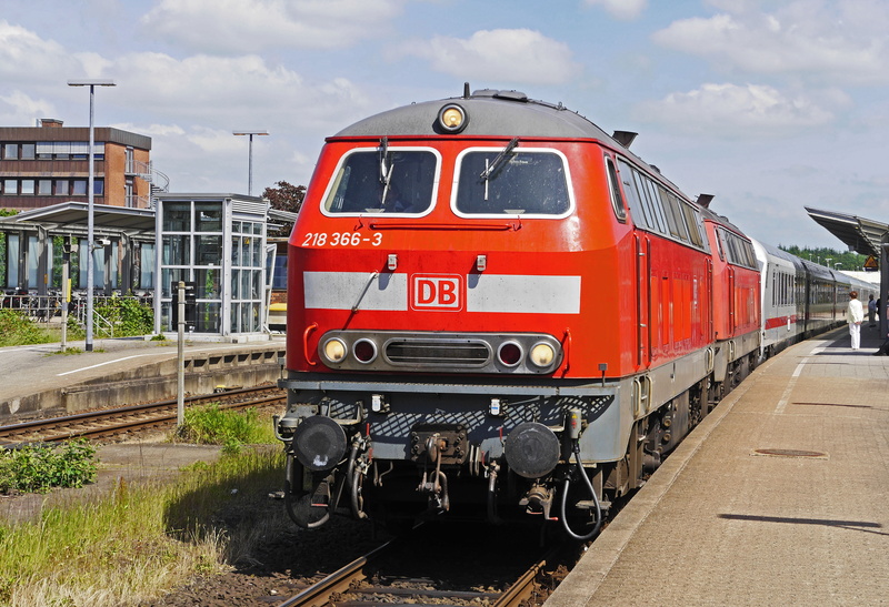 sky, br 218, cloud - sky, germany, train - vehicle, diesel locomotive, holidays, no people, intercity, platform, mode of transportation, hbf, double traction