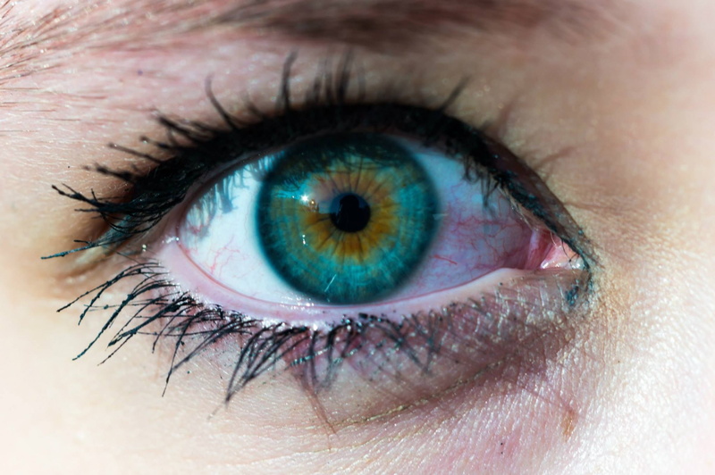 extreme close-up, 1080P, eyebrow, color, view, portrait, human eye, eyelid, sensory perception, one person, eyelash, iris, adult, photo, looking at camera