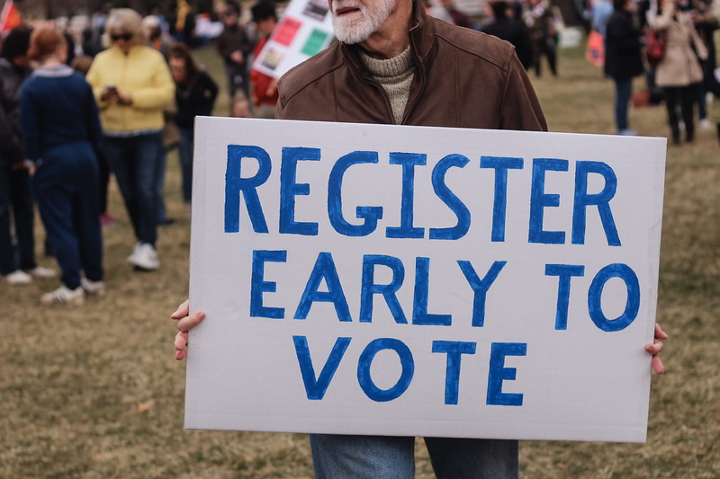 group of people, people, women, kansas city, message, human, banner, democracy, politics, vote, day, focus on foreground, face, early, crowd, men, rally