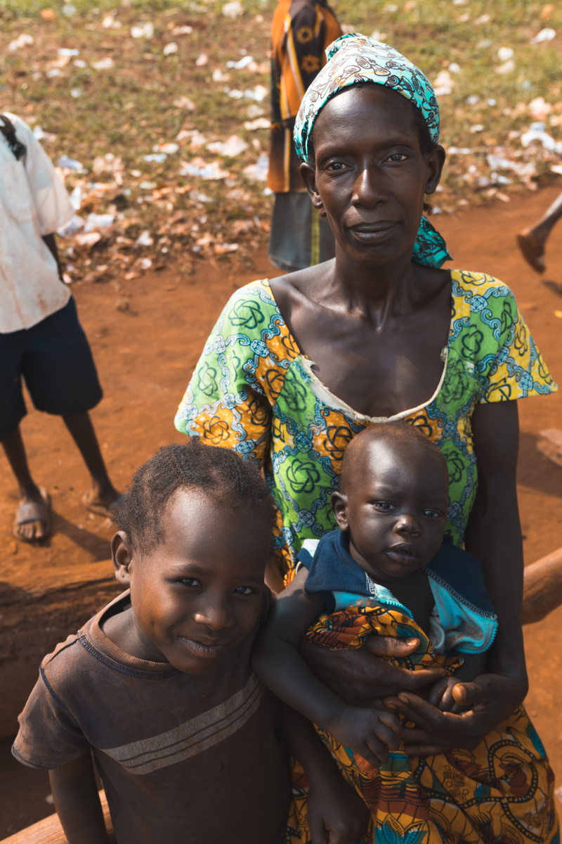 women, refugee, family, looking at camera, real people, 5K, lifestyles, uganda, young, casual clothing, two people, portrait, females, leisure activity