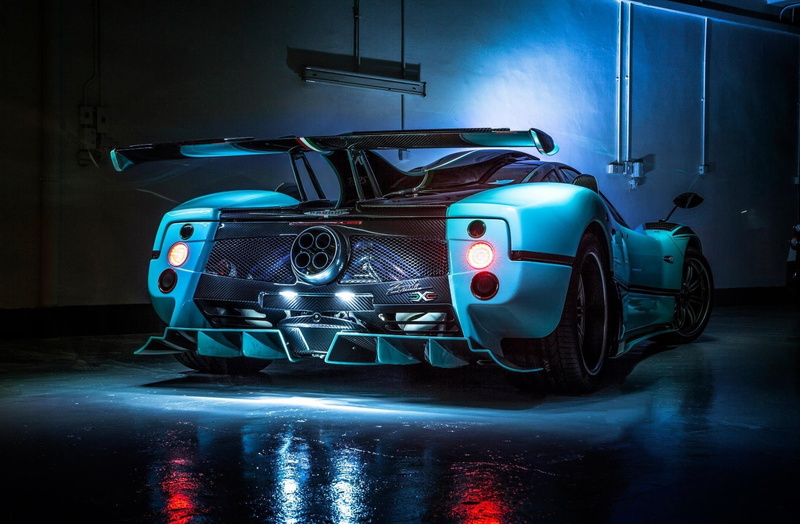 car, auto repair shop, retro styled, indoors, night, blue, mode of transportation, motor vehicle, land vehicle, lighting equipment, Pagani Zonda, chrome