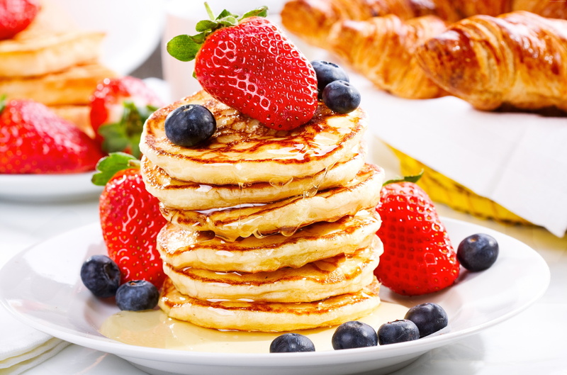 American pancakes, strawberry, honey, blueberry, 5K, fruit