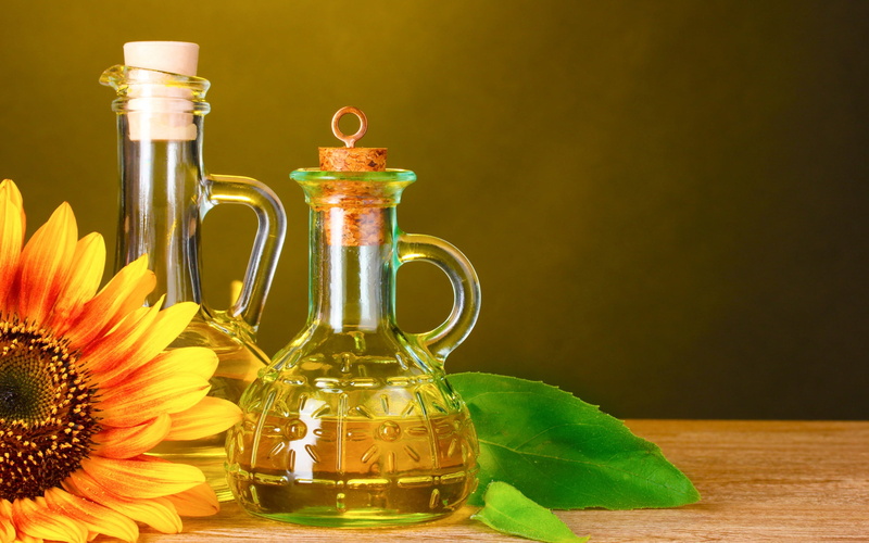 food, 2K, bottle, backgrounds, indoors, flower head, transparent, plant, butter, organic, freshness, beauty in nature, no People, nature, still life, wood - Material