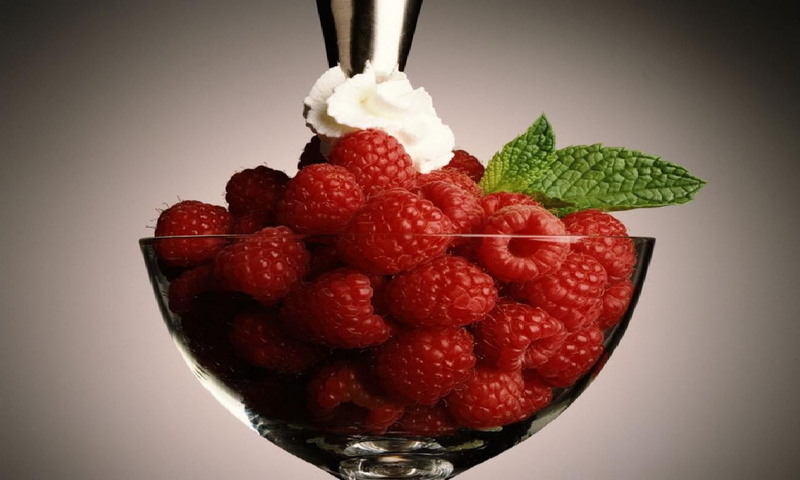 no people, decor, raspberries, freshness, colored background, healthy lifestyle, close-up, wellbeing, flower, 720P, ripe, red, berry fruit, gray background
