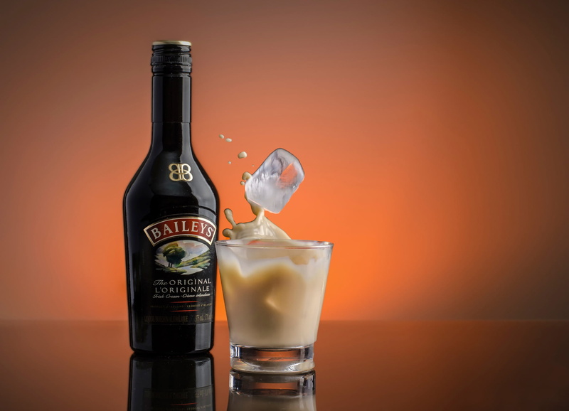 brown, orange background, bottke, bourbon Whisky, whiskey, yellow, glass - Material, cocktail, wood - Material, splash, single Object, luxury, close-up