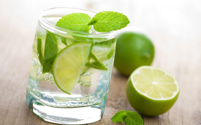 no People, freshness, lemonade, spearmint, clear, yellow, peppermint, healthy eating, green Color, vodka, ice, juice, sour Taste, lemon Soda, glass, cuban Culture